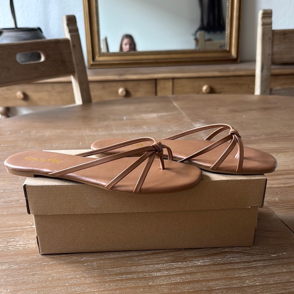 Elegant Tan Strappy Sandals